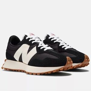 New Balance 327 Black size 7.5
